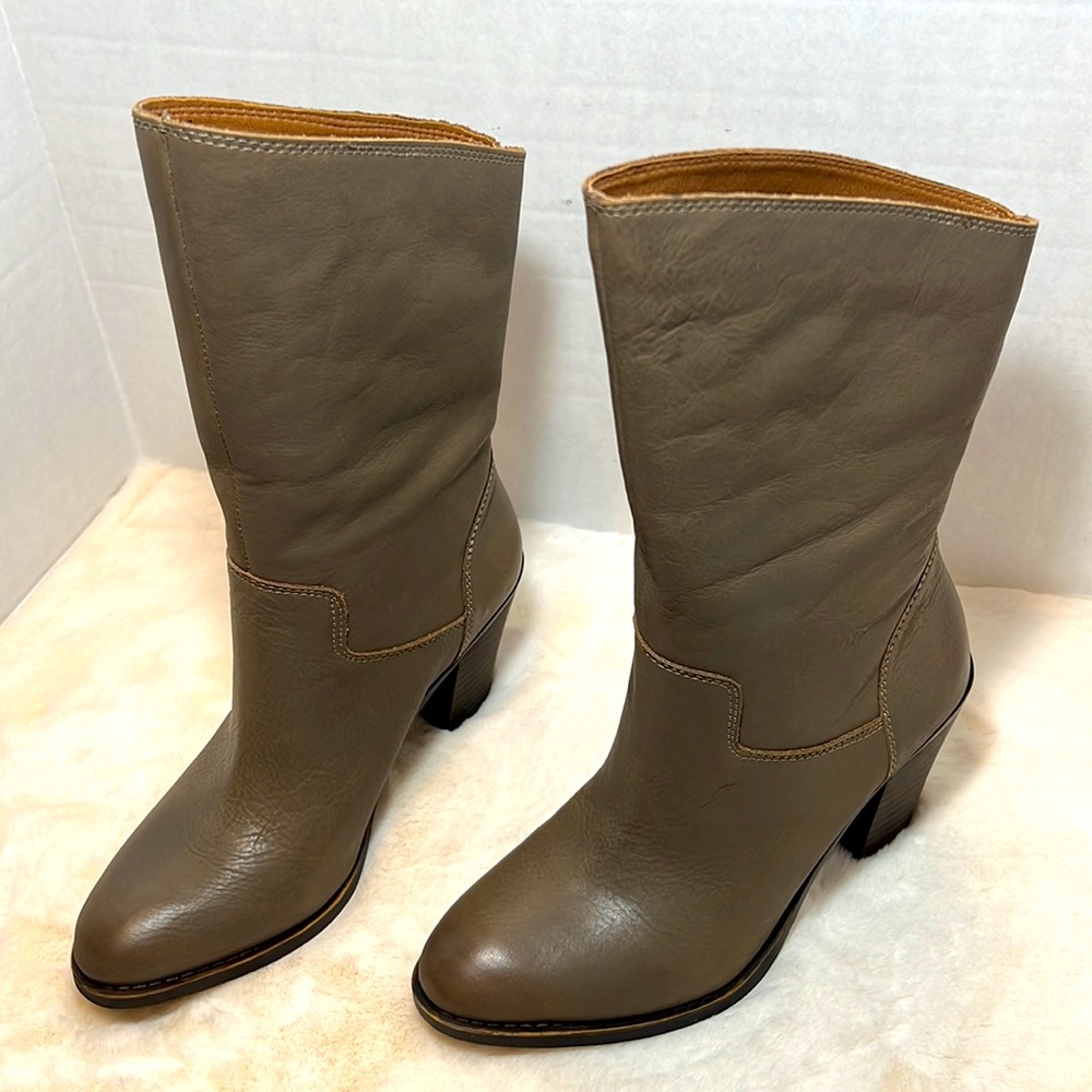 Lucky Brand Embrleigh Women’s Midcalf Boot with stacked heel, taupe, size 7.5